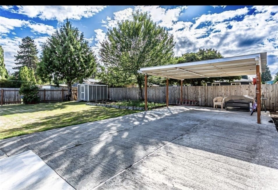 Patio pergola