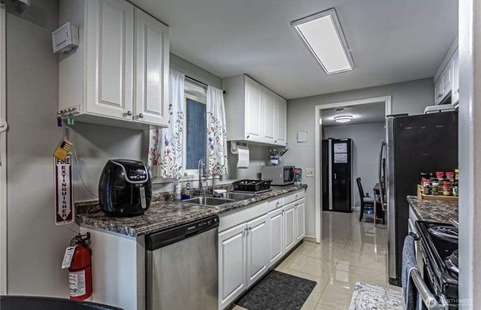 Modern kitchen